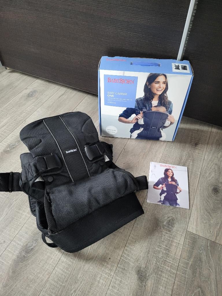 BabyBjörn Baby Carrier One (van 0-3 jaar), Kinderen en Baby's, Babydragers en Draagdoeken, Ophalen, Zo goed als nieuw, Buik, Rug of Zij