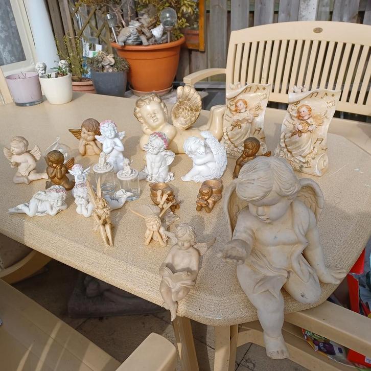 22 x engel beeldjes,engelen beeld 30€, Verzamelen, Beelden en Beeldjes, Ophalen of Verzenden