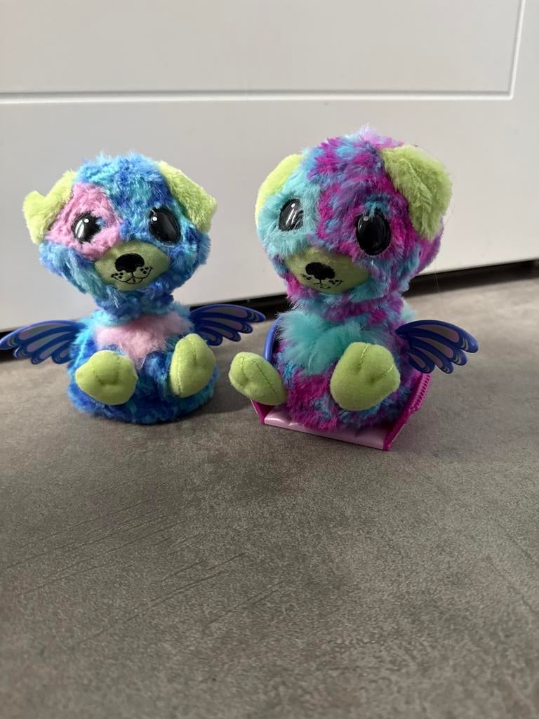 Hatchimals 2 stuks - Kleurrijke knuffels met vleugels, Overige merken, Overige karakters, Overige typen, Ophalen of Verzenden