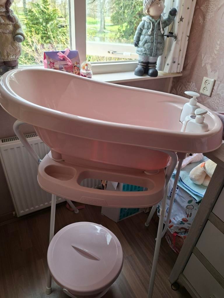 Baby badje met standaard, Ophalen, Zo goed als nieuw, Badje, Bébé-jou