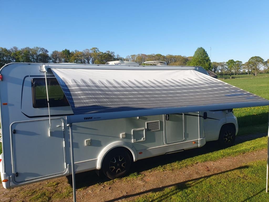 Camperluifel, witte cassette, doek grijs/wit. 4 meter breed,, Ophalen, Gebruikt