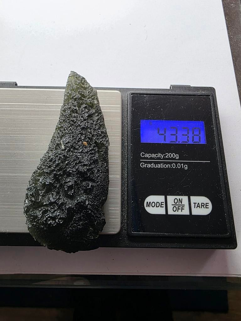 Grote Moldaviet uit Chlum - 61.07 gram, Verzamelen, Mineralen en Fossielen, Ophalen of Verzenden, Mineraal