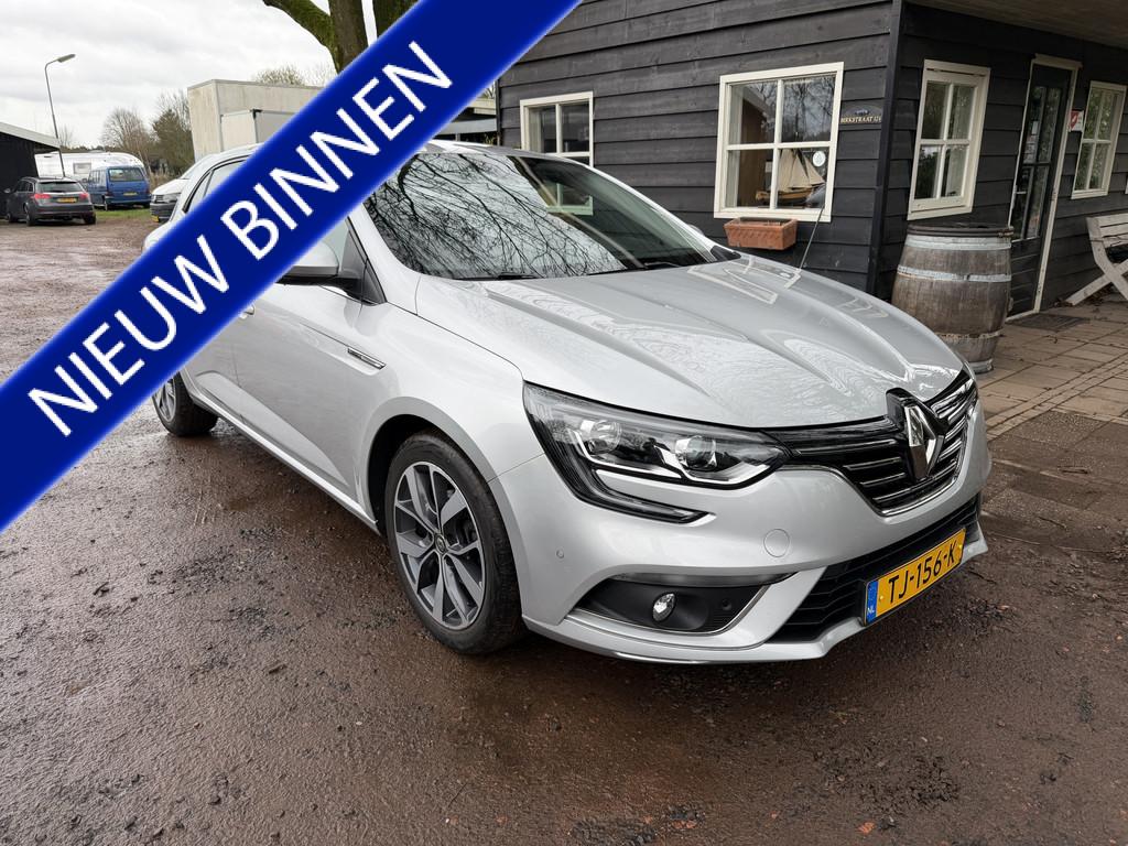 Renault Mégane 1.3 TCe Bose CARPLAY|LED|CAMERA (bj 2018), Voorwielaandrijving, Gebruikt, Euro 6, 4 cilinders