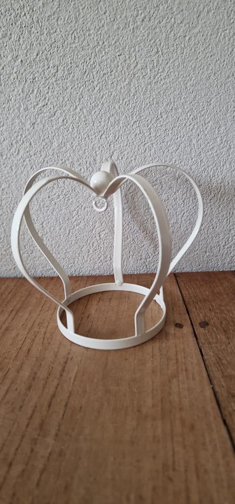 Wit metalen kroontje., Antiek en Kunst, Ophalen of Verzenden