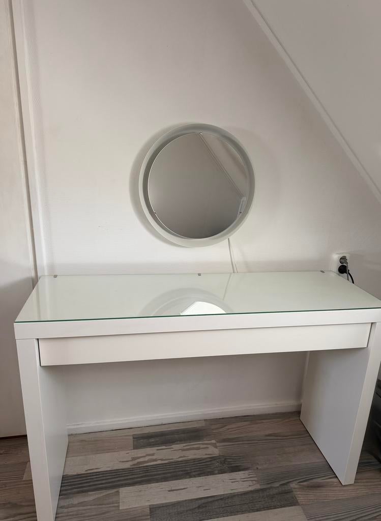 Witte make-up tafel/ kaptafel van Ikea, Huis en Inrichting, Tafels | Kaptafels, Zo goed als nieuw, Minder dan 100 cm, 50 tot 100 cm