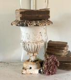 Brocante oude zware gietijzeren tuinvaas sleets, Ophalen of Verzenden