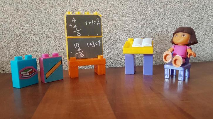 Megabloks Dora School Avontuur, Kinderen en Baby's, Speelgoed | Bouwstenen, Zo goed als nieuw, Megabloks, Ophalen