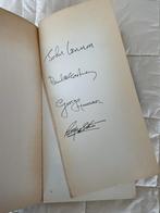 The Beatles gesigneerd boek - Love Me Do, Ophalen of Verzenden, Gelezen, Artiest