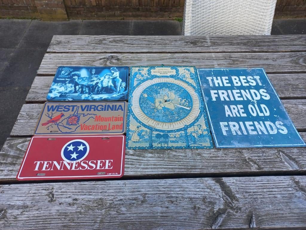 Diverse decoratieve metalen borden en platen, Antiek en Kunst, Antiek | Wandborden en Tegels, Ophalen of Verzenden