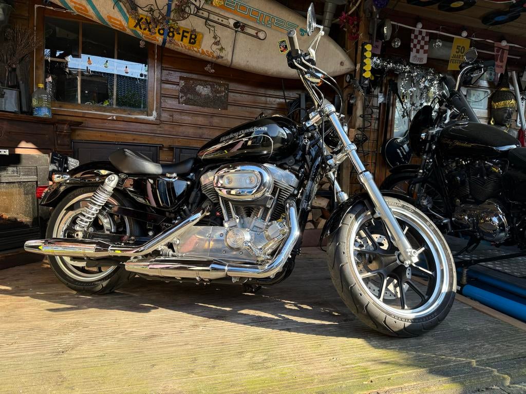 Harley Davidson Sportster Super Low 883 - Showroomstaat!, Motoren, 2 cilinders, Occasion, Bedrijf, 883 cc