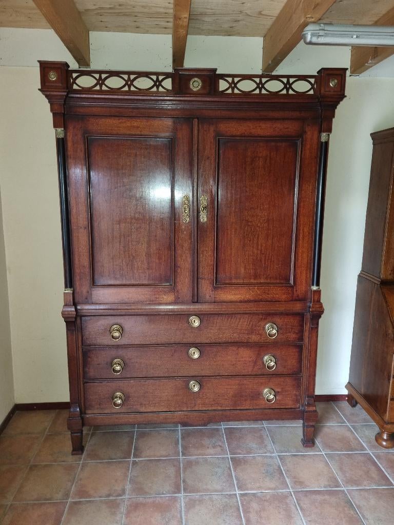 Antiek Eiken Empire Kabinet met Hekje, Ophalen