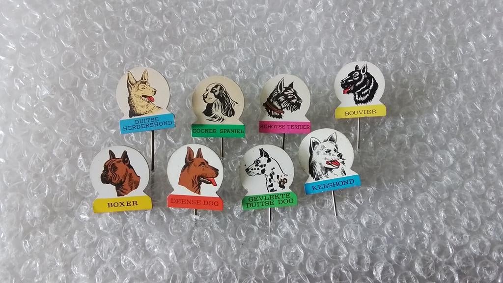 8 verschillende speldjes honden rassen, Ophalen of Verzenden, Zo goed als nieuw