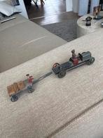 Vintage houten speelgoedtrein met aanhanger en figuren, Ophalen of Verzenden