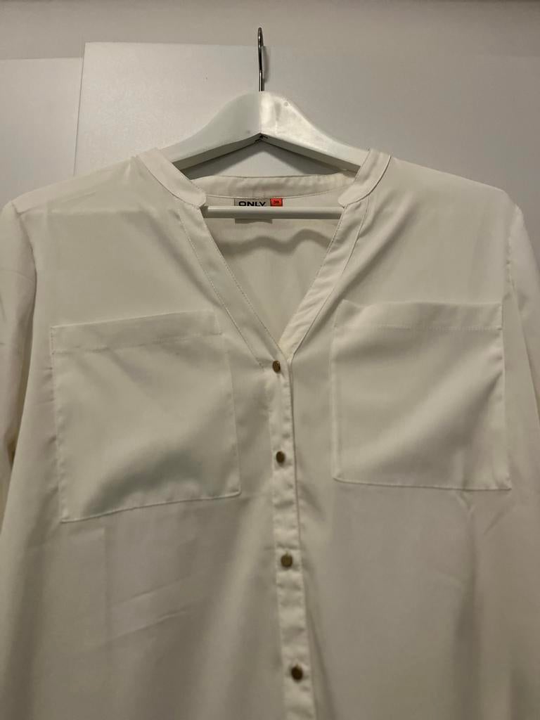 Creme witte  Only blouse met gouden knoopjes maat 38, Ophalen of Verzenden, Zo goed als nieuw, Maat 38/40 (M), Wit