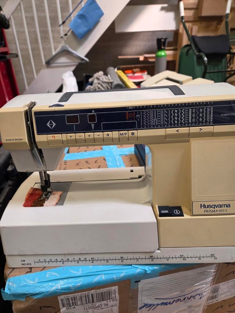 Husqvarna prisma 950, Hobby en Vrije tijd, Naaimachines en Toebehoren, Ophalen, Naaimachine, Husqvarna