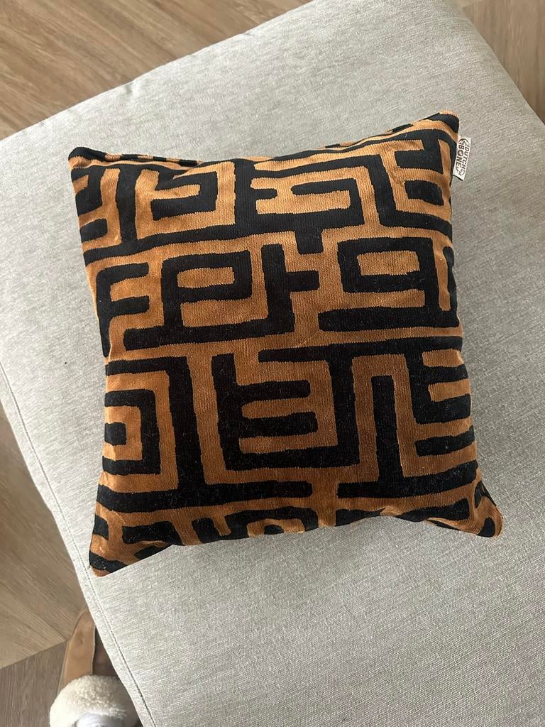 2 sier kussens van Dutchbone lane pillow, Huis en Inrichting, Woonaccessoires | Kussens, Ophalen of Verzenden, Zo goed als nieuw