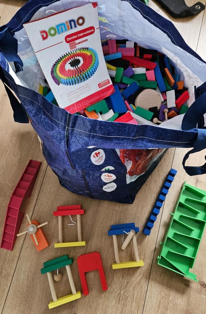 Houten domino set, Ophalen