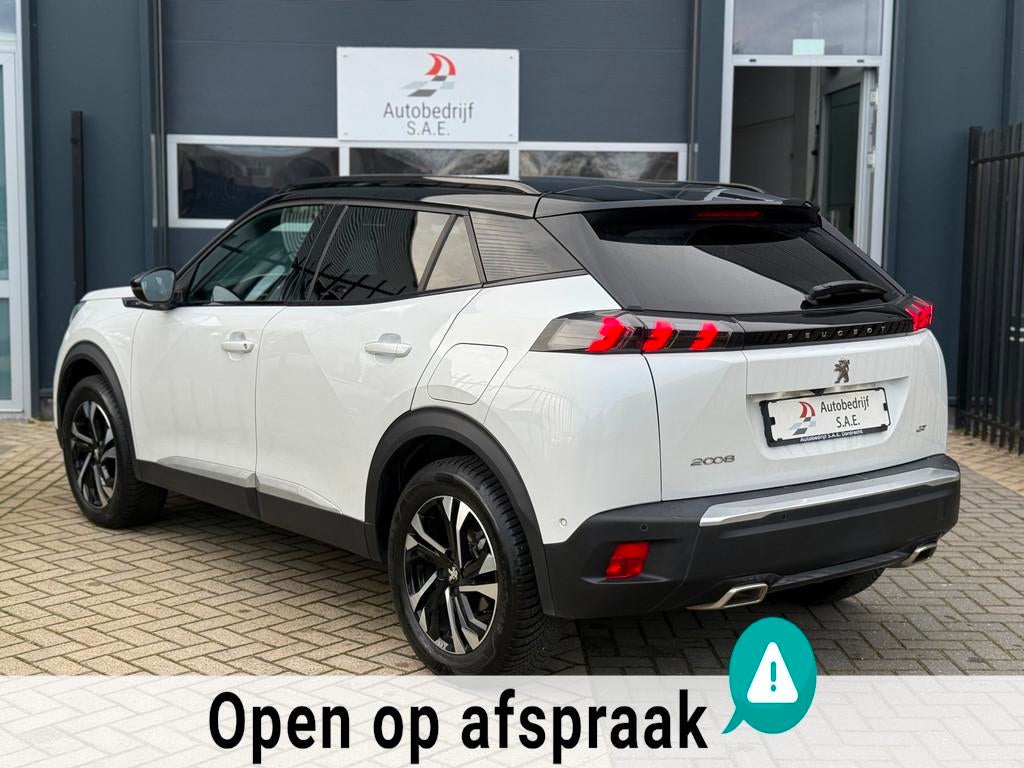 Peugeot 2008 1.2 PureTech GT CARPLAY NAVI AUTOMAAT, Auto's, Gebruikt, Euro 6, 1199 cc, Wit
