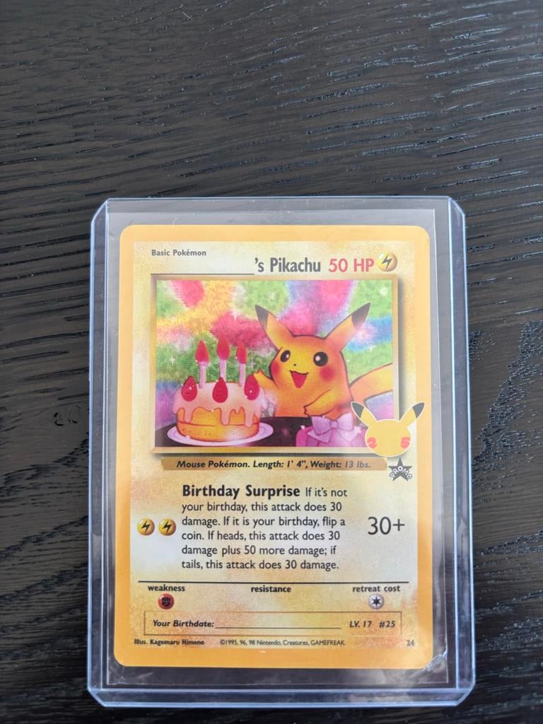 Pikachu Birthday Surprise Pokémon Kaart, Ophalen, Zo goed als nieuw, Losse kaart