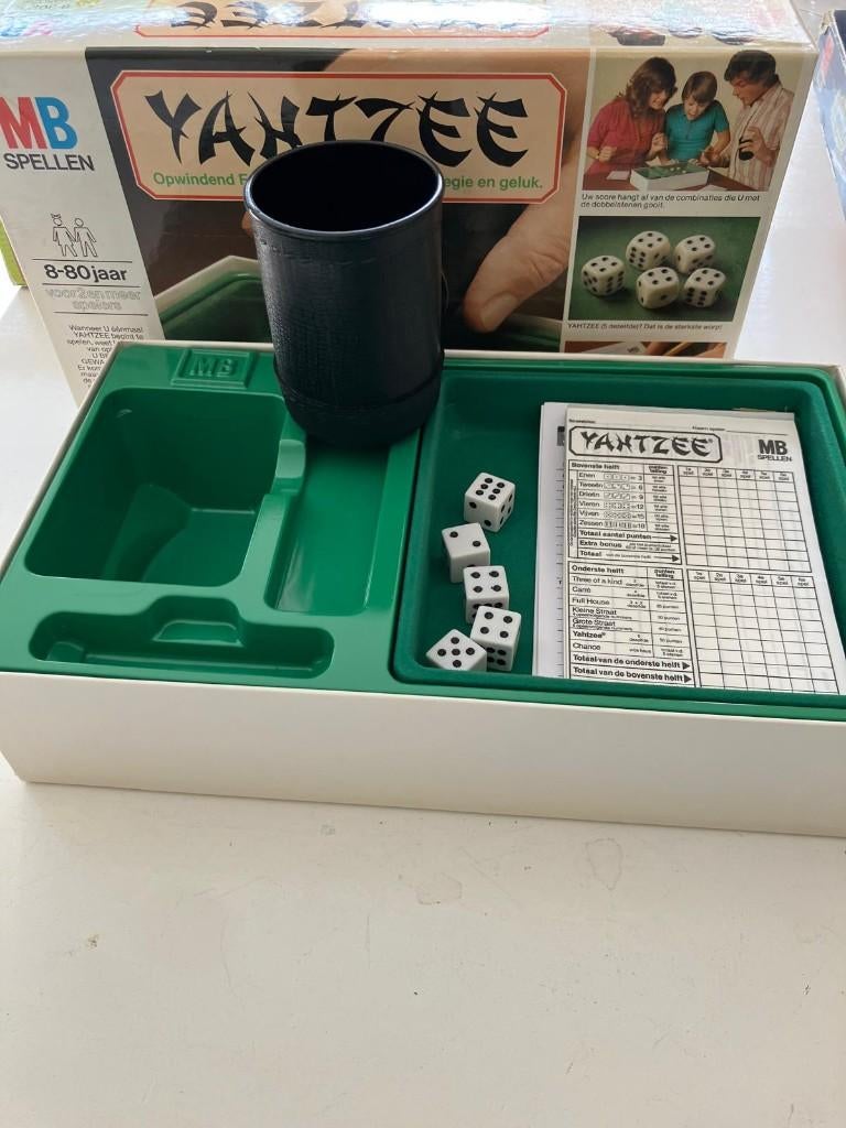 Yahtzee spel + score blok, Vijf spelers of meer, Ophalen, Zo goed als nieuw, MB Spellen