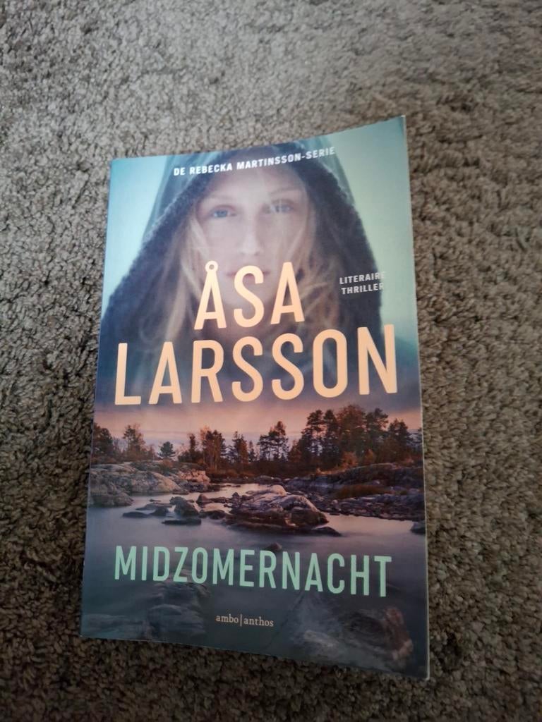 Åsa Larsson - Midzomernacht (Literaire Thriller), Boeken, Thrillers, Zo goed als nieuw, Scandinavië, Ophalen of Verzenden