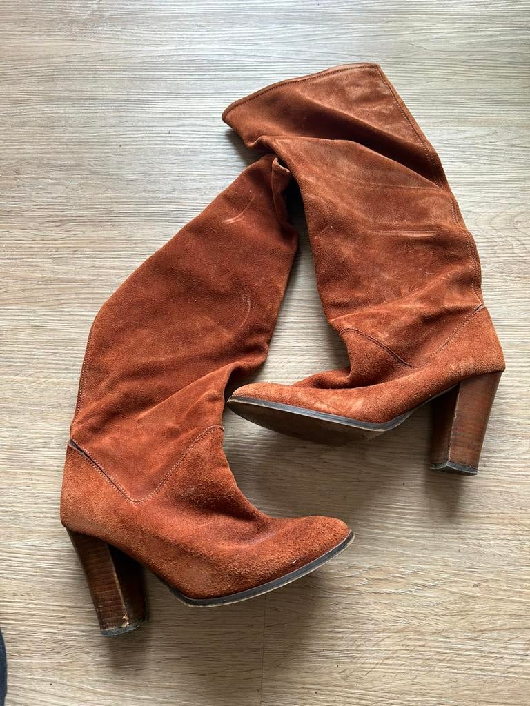 Bruine suede laarzen maat 38 Mango, Kleding | Dames, Schoenen, Hoge laarzen, Bruin, Ophalen of Verzenden, Gedragen