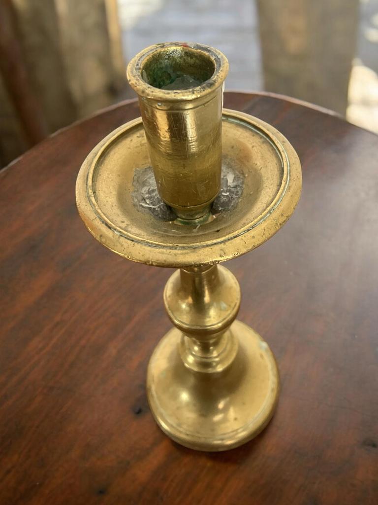 Paar antieke 17/18e eeuwse kandelaars, stijl Van Heemskerk, Ophalen of Verzenden, Koper of Brons