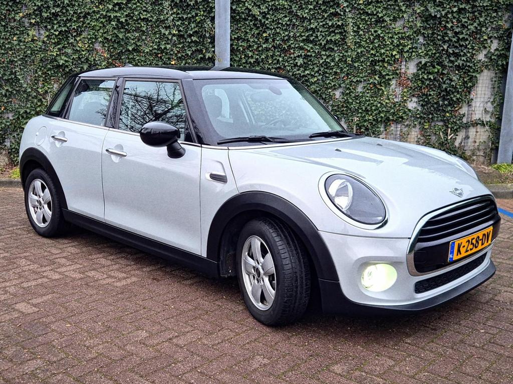 Mini Mini 1.5 Cooper Business Edition Digidash met Mini Next, Auto's, Voorwielaandrijving, Gebruikt, Euro 6, 1165 kg