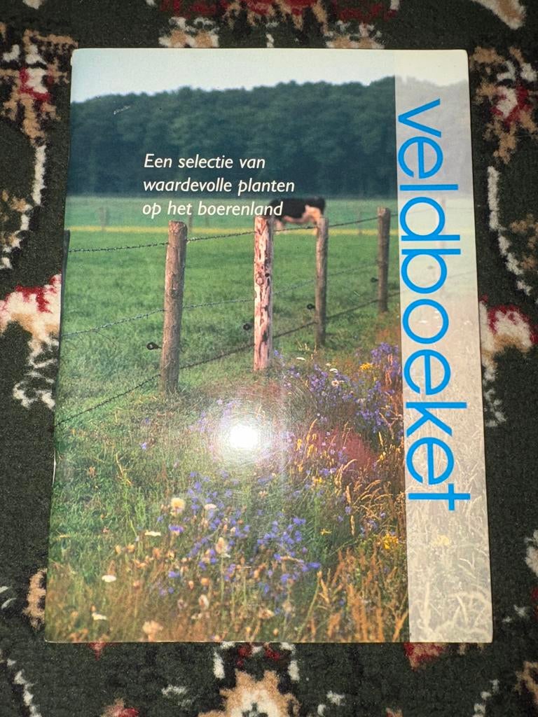 Veldboekje: Waardevolle planten op het boerenland, Ophalen of Verzenden, Gelezen, Bloemen, Planten en Bomen