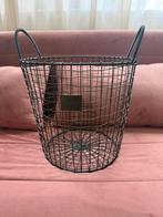 Draadmanden sissy-boy, Ophalen, Zo goed als nieuw