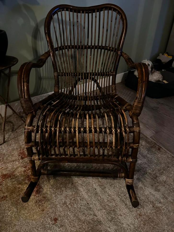 Rotan schommelstoel, Huis en Inrichting, Stoelen, Gebruikt, Eén, Riet of Rotan, Bruin, Ophalen