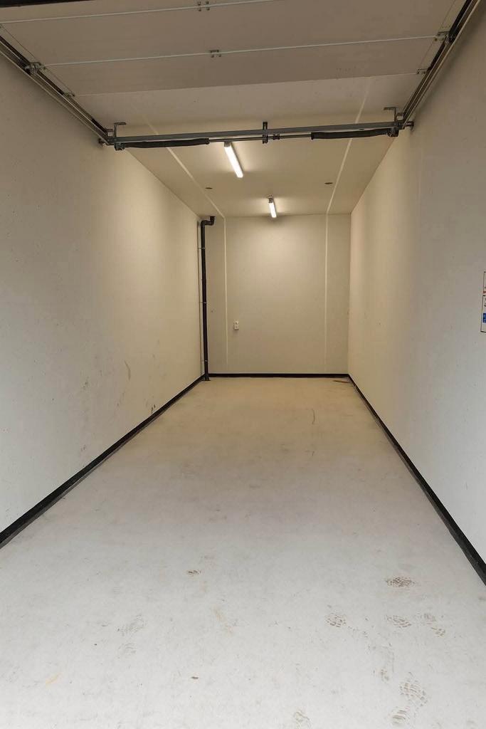 Te huur 27m2 garagebox / opslagunit Almelo, Auto diversen, Autostallingen en Garages