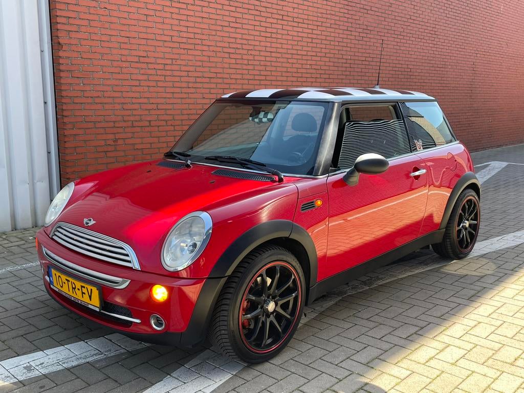Mini 1.6 ONE • NAP • ONDERHOUDS BOEKJES • NW APK • TOPSTAAT!, Auto's, Mini, Voorwielaandrijving, 15 km/l, 4 cilinders, 4 stoelen