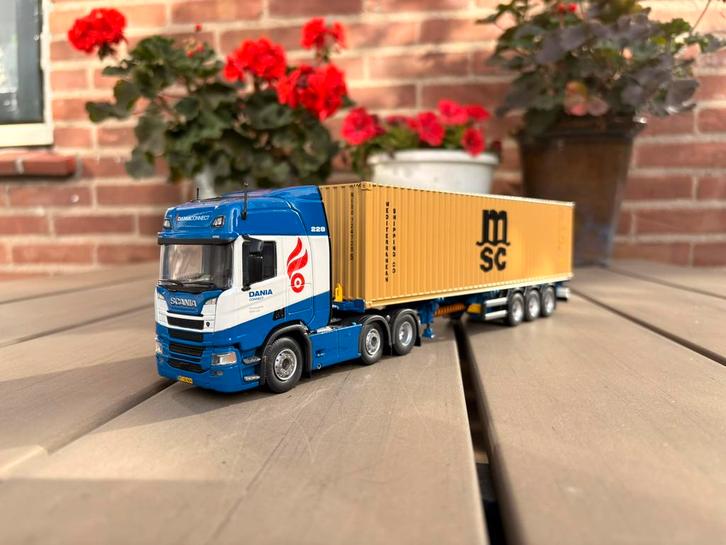 Schaalmodel van een Scania container, Hobby en Vrije tijd, Modelauto's | 1:50, Zo goed als nieuw, Bus of Vrachtwagen, Tekno, Ophalen of Verzenden