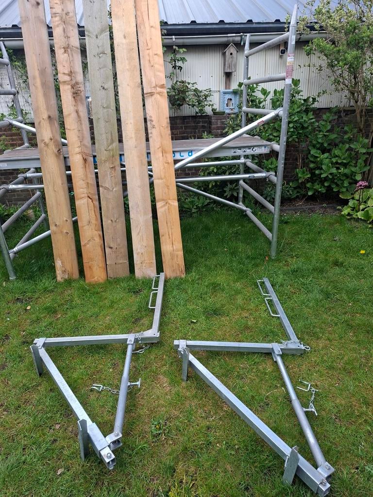 Dakschragen met steigerplanken, Ophalen, Zo goed als nieuw, Daksteiger, 5 meter of hoger