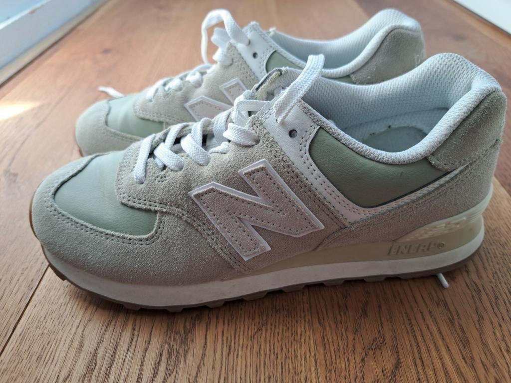 New Balance 574 sneakers mintgroen - Zo goed als nieuw, Kleding | Dames, Schoenen, Verzenden