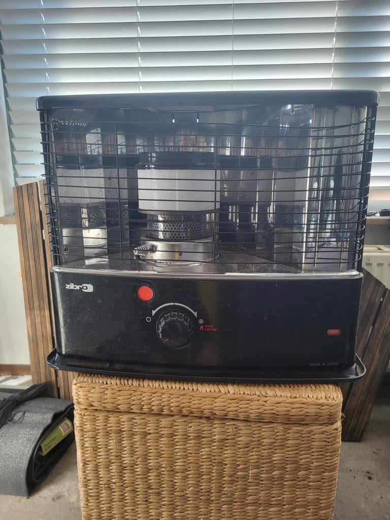 Zibro petroleum kachel (dubbelbrander), Ophalen, Hout, Petroleumkachel