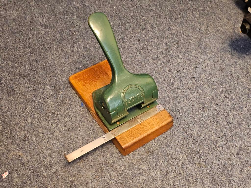 Vintage Leitz 180 perforator., Ophalen of Verzenden