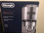 De'Longhi Dedica Style EC685.BK espressomachine, Witgoed en Apparatuur, Koffiezetapparaten, Ophalen of Verzenden, Zo goed als nieuw