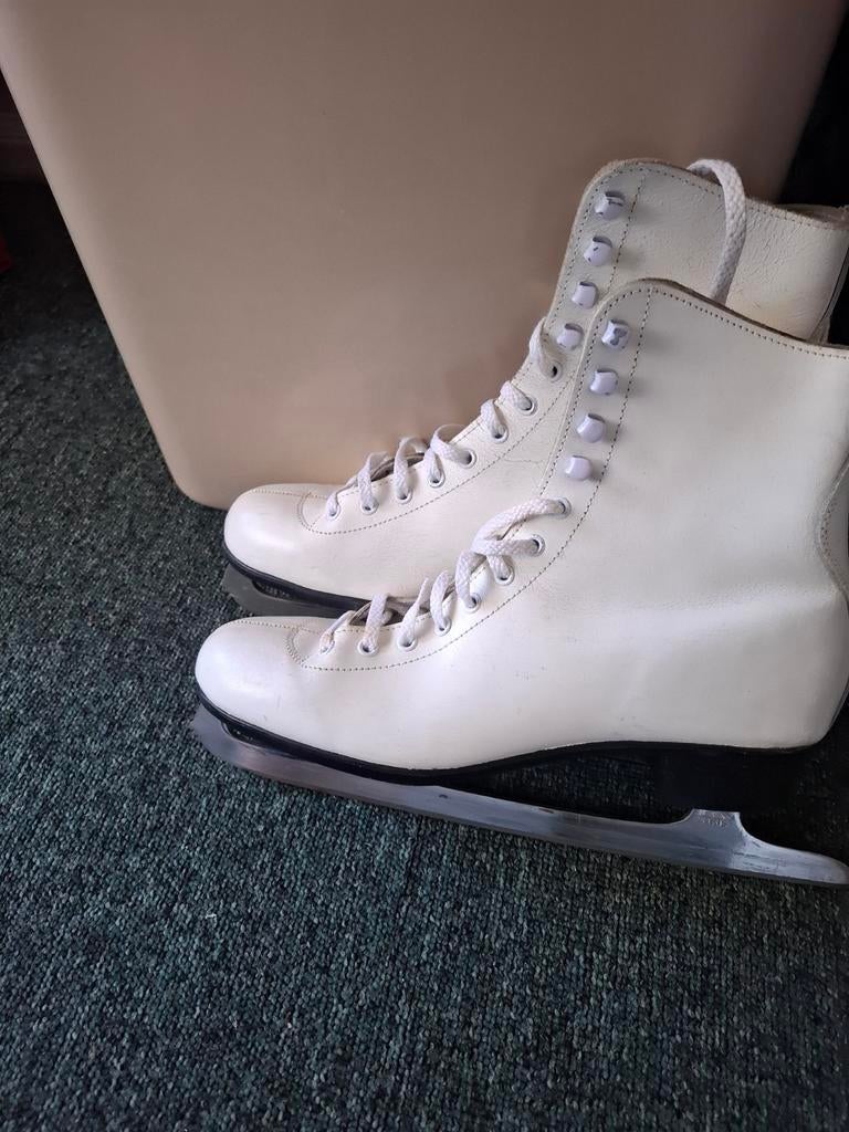 Witte kunstschaatsen - Maat 41, Sport en Fitness, Schaatsen, Ophalen of Verzenden, Gebruikt, Kunstschaatsen, Overige merken