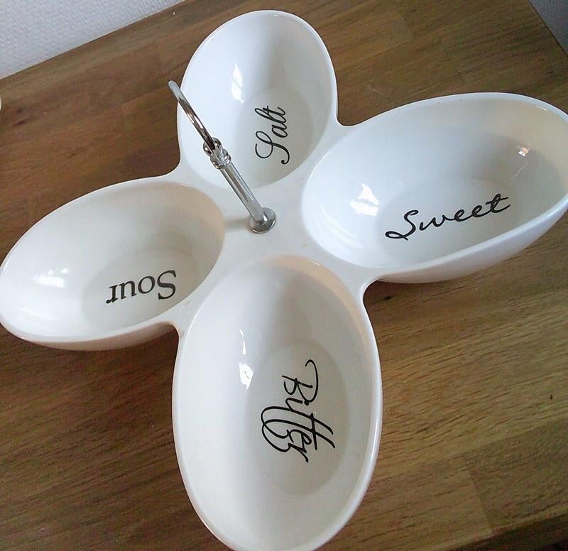 Riviera MAISON serveer schaal met deelvakjes en handsvat, Overige materialen, Gebruikt, Schaal, Ophalen of Verzenden