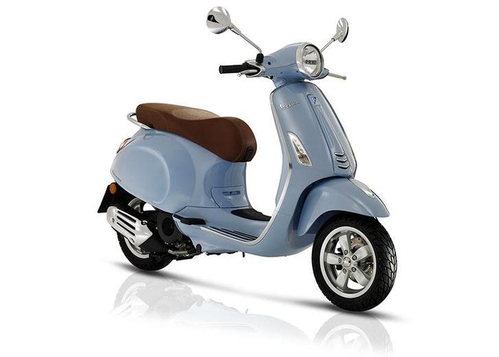 Vespa Primavera Azzurro | Nieuwst | 1800km | 30km p/u | Snor, Fietsen en Brommers, Scooters | Vespa, Zo goed als nieuw, Overige modellen
