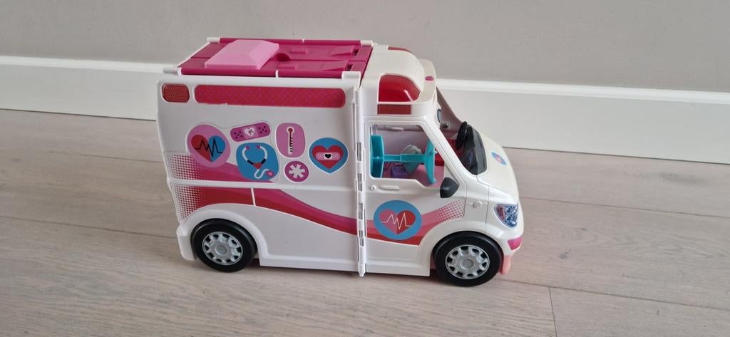 Barbie ambulance, Ophalen of Verzenden