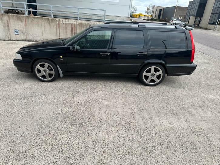 Volvo V70 2.4 140PK AUT 2000 Zwart, Auto's, Volvo, Particulier, V70, Centrale vergrendeling, Elektrische ramen, Mistlampen, Trekhaak