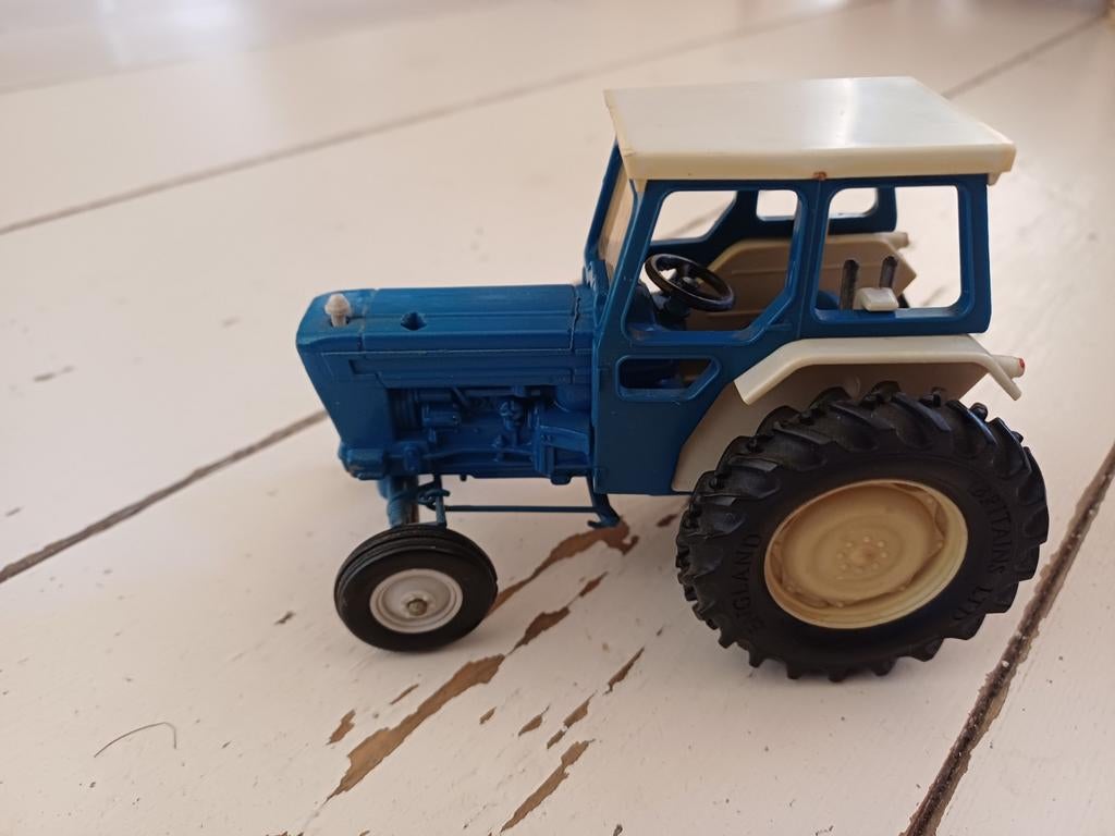 Miniatuur tractor merk Ford, Ophalen of Verzenden, Tractor of Landbouw, Overige merken