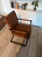 Bruine leren eetkamerstoel met armleuningen, Huis en Inrichting, Stoelen, Gebruikt, Bruin, Leer, Ophalen of Verzenden