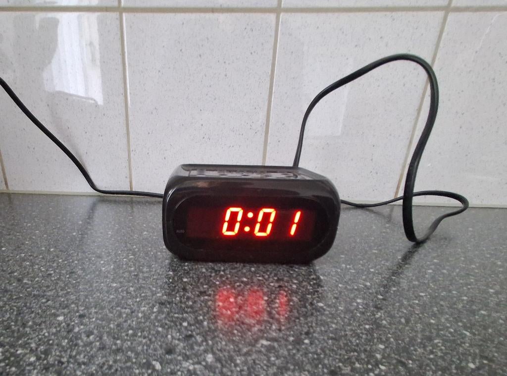 wekker voor maar 5 euro, Witgoed en Apparatuur, Wekkers, Ophalen of Verzenden, Zo goed als nieuw, Digitaal