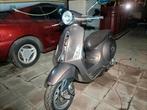 Vespa Primavera met schade bj 2017, Fietsen en Brommers, Ophalen, Vespa