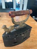 Antiek Strijkijzer met Haan Decoratie, Ophalen of Verzenden