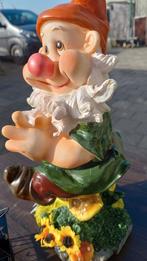 Leuke tuinkabouter met tuingereedschap, Tuin en Terras, Ophalen of Verzenden, Gebruikt, Kunststof, Tuinkabouter
